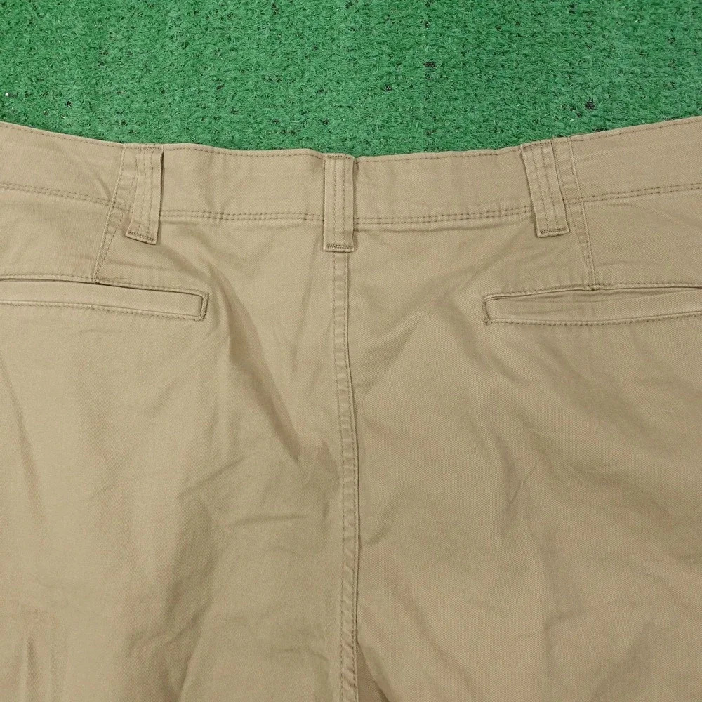 New! Wrangler Shorts‎ Mens 44 Beige Cargo Relaxed Fit Stretch Pockets 10 Inseam